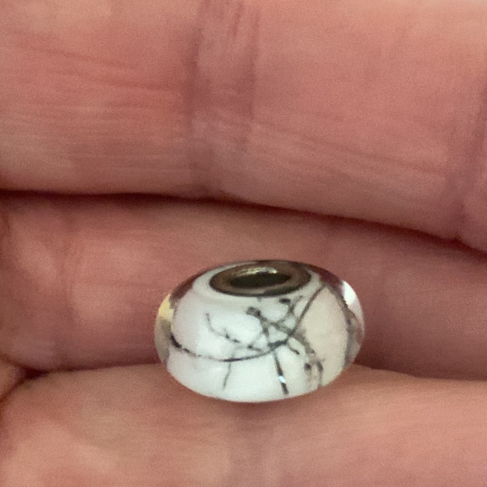 TROLLBEADS WHITE STEEL BEAD - Picture 7 of 7